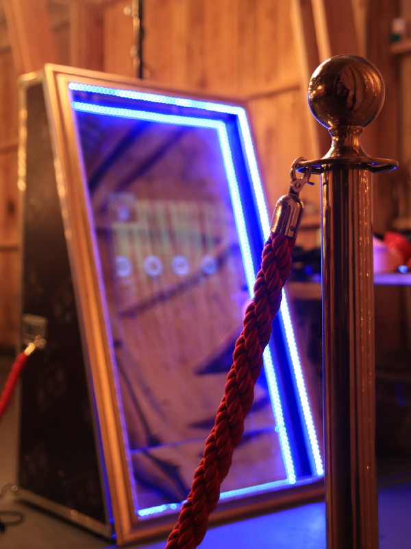 Photo Booths & Selfie Mirror - PC Roadshows